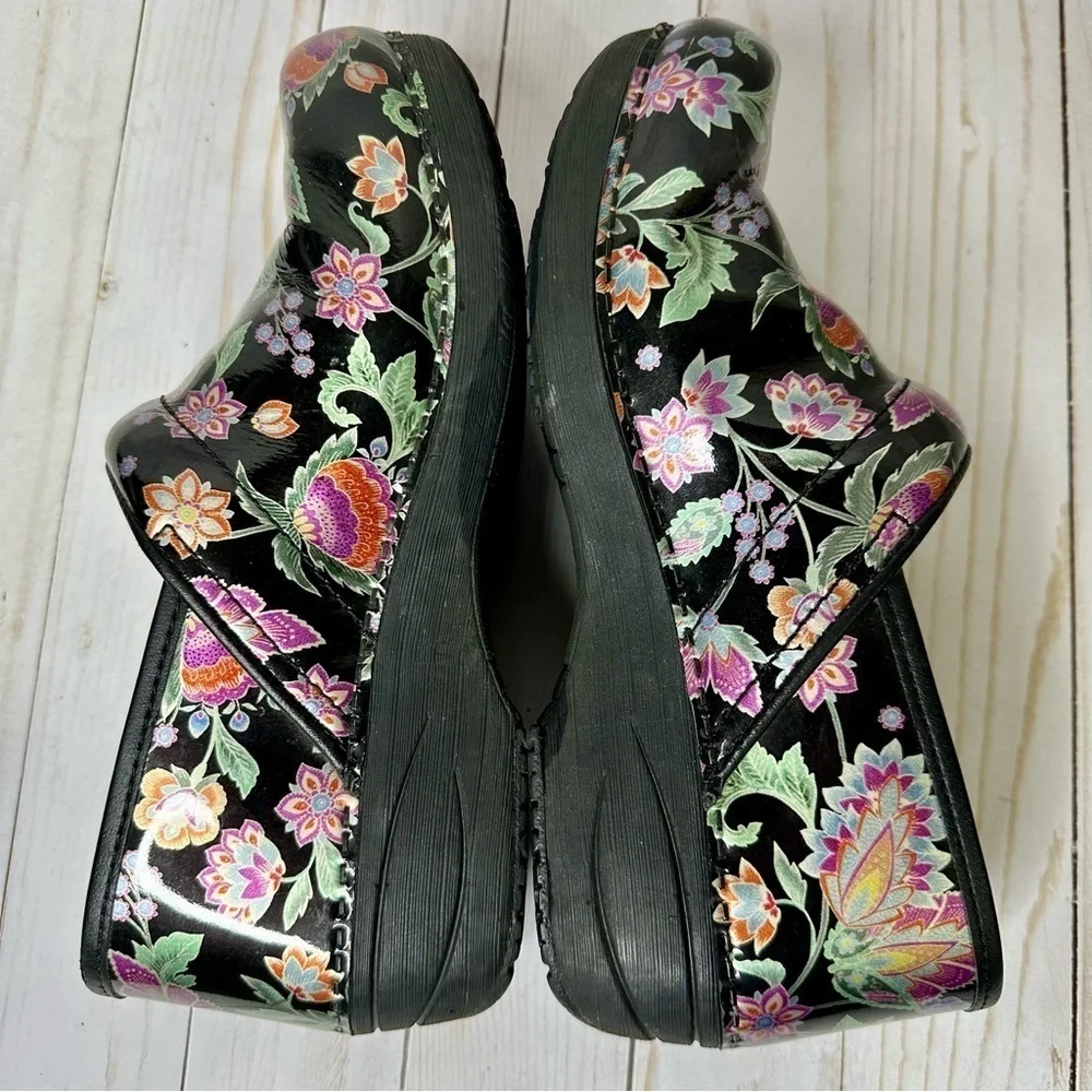 Dansko XP 2.0 Paisley Floral Patent - Picture 9 of 14